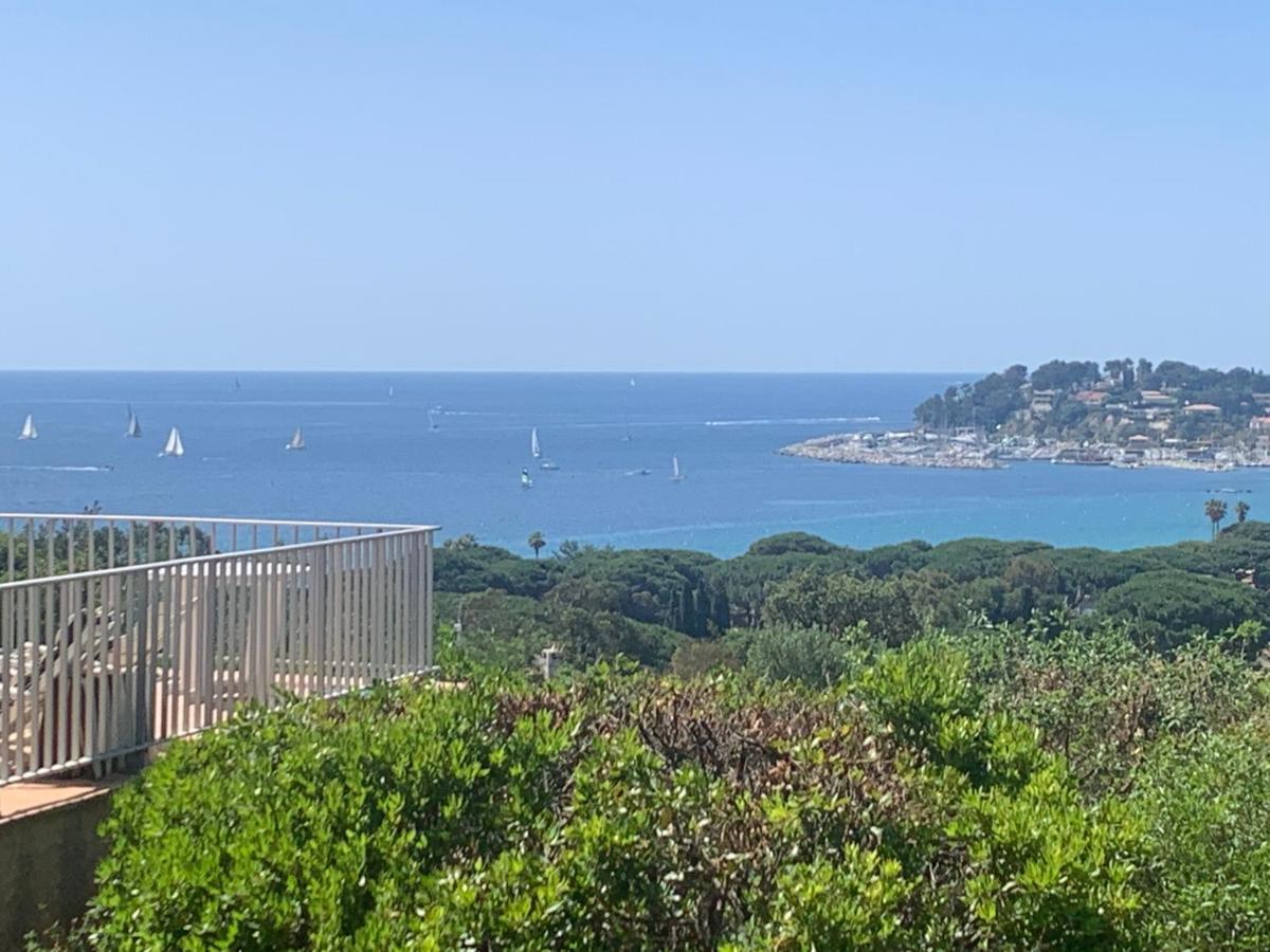 Les Citronniers - Splendide Vue Mer Acces Plage A Pieds A 5 Minutes 카발레르쉬르메르 외부 사진
